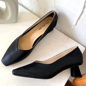 Fashion Black Square Toe Chunky Heel Shoes
No:W67